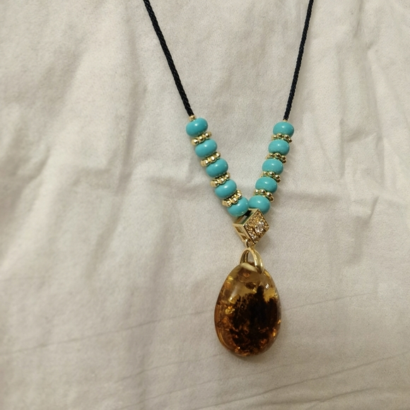 Natural Hubei turquoise beads necklace, with natual amber pendant. - Picture 3 of 4